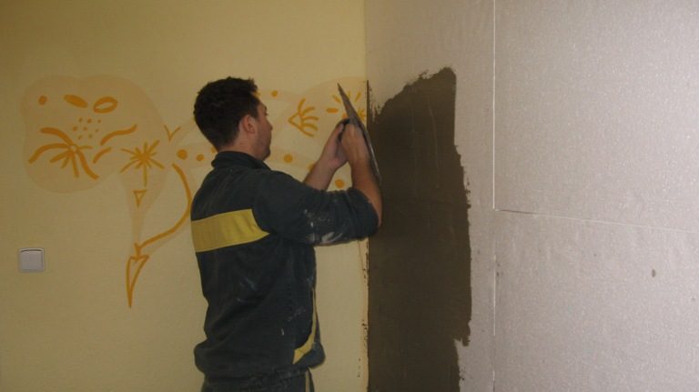 Chcete zateplit byt zevnitř? Tento postup raději zvažte