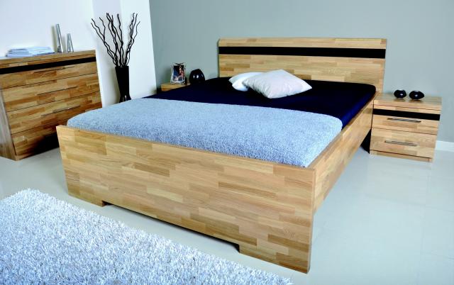 Masivní dřevěné postele