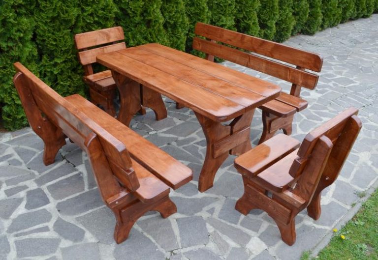 Zahradní stůl pro všechny